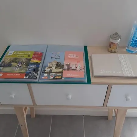 La Maison D'emmanon * Saint-Saturnin-du-Bois