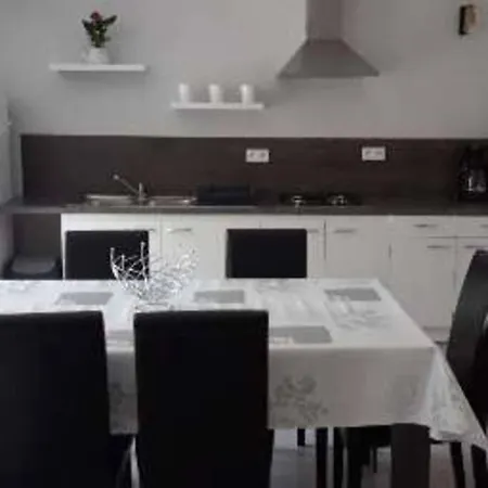 Dom wakacyjny La Maison D'emmanon Saint-Saturnin-du-Bois